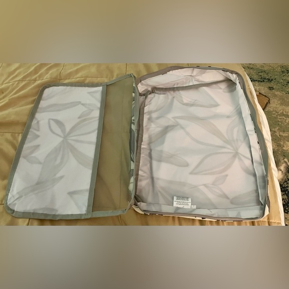 NWT! Thirty-One mesh Zipper White and Gray All In Neutral Laptop Bag with handle - Picture 5 of 7